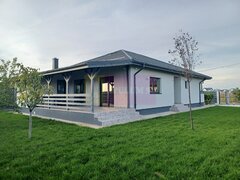 Casa noua parter 162 mp, curte 504 mp, Sabareni