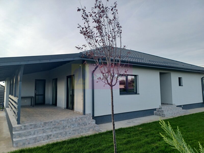 Casa noua parter 162 mp, curte 504 mp, Sabareni